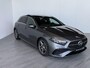 Mercedes-Benz A-klasse 180 Business Solution AMG | Achterruitrijcamera | Night pakket | Panoramadak | Sfeerverlichting |