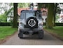 Land Rover Defender 2.2 D HT 90" Adventure