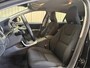 Volvo V60 2.0 D3 Kinetic Automaat / Org.NL! / Cruise / Navigatie / ECC Clima / Trekhaak / PDC / 16'' LMV