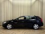 Volvo V60 2.0 D3 Kinetic Automaat / Org.NL! / Cruise / Navigatie / ECC Clima / Trekhaak / PDC / 16'' LMV