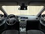 Volvo V60 2.0 D3 Kinetic Automaat / Org.NL! / Cruise / Navigatie / ECC Clima / Trekhaak / PDC / 16'' LMV