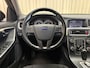 Volvo V60 2.0 D3 Kinetic Automaat / Org.NL! / Cruise / Navigatie / ECC Clima / Trekhaak / PDC / 16'' LMV