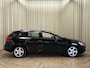 Volvo V60 2.0 D3 Kinetic Automaat / Org.NL! / Cruise / Navigatie / ECC Clima / Trekhaak / PDC / 16'' LMV