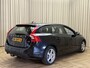 Volvo V60 2.0 D3 Kinetic Automaat / Org.NL! / Cruise / Navigatie / ECC Clima / Trekhaak / PDC / 16'' LMV