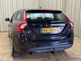 Volvo V60 2.0 D3 Kinetic Automaat / Org.NL! / Cruise / Navigatie / ECC Clima / Trekhaak / PDC / 16'' LMV