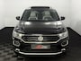 Volkswagen T-Roc 1.5 TSI Sport Panoramadak, Camera, Virtual desk, Apple carplay, Leder, Elektrische achterklep, Cruise control .