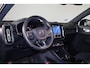 Volvo XC40 Single Motor Essential 69 kWh - Climate Control - Parkeersensoren achter - Cruise Control - Achteruitrijcamera - 19' wielen - Geïntegreerde Google Maps - Apple® CarPlay - Android Auto
