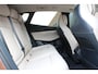 Lynk & Co 08 1.5 More | 200km Hybride | Stoelmassage, Verwarming en Ventilatie | Panoramadak | Matrix LED | Harman Kardon | 360° Camera | Getint glas | Bestuurdersstoel met geheugen | Sfeerverlichting | Apple Carplay | Dodehoekassistent | Adaptive Cruise Contol