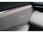 Lynk & Co 08 1.5 More | 200km Hybride | Stoelmassage, Verwarming en Ventilatie | Panoramadak | Matrix LED | Harman Kardon | 360° Camera | Getint glas | Bestuurdersstoel met geheugen | Sfeerverlichting | Apple Carplay | Dodehoekassistent | Adaptive Cruise Contol