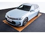 BMW 3-Serie Touring 330e xDrive M Sport - Active Cruise Control - Getinte ruiten - Zonneschermen achter - Elektrisch verstelbare/verwarnbare voorstoelen - Parking Assistant Plus - Adaptieve LED koplampen -