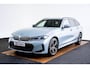 BMW 3-Serie Touring 330e xDrive M Sport - Active Cruise Control - Getinte ruiten - Zonneschermen achter - Elektrisch verstelbare/verwarnbare voorstoelen - Parking Assistant Plus - Adaptieve LED koplampen -