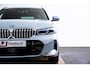 BMW 3-Serie Touring 330e xDrive M Sport - Active Cruise Control - Getinte ruiten - Zonneschermen achter - Elektrisch verstelbare/verwarnbare voorstoelen - Parking Assistant Plus - Adaptieve LED koplampen -