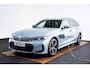 BMW 3-Serie Touring 330e xDrive M Sport - Active Cruise Control - Getinte ruiten - Zonneschermen achter - Elektrisch verstelbare/verwarnbare voorstoelen - Parking Assistant Plus - Adaptieve LED koplampen -