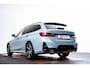 BMW 3-Serie Touring 330e xDrive M Sport - Active Cruise Control - Getinte ruiten - Zonneschermen achter - Elektrisch verstelbare/verwarnbare voorstoelen - Parking Assistant Plus - Adaptieve LED koplampen -