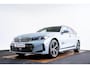 BMW 3-Serie Touring 330e xDrive M Sport - Active Cruise Control - Getinte ruiten - Zonneschermen achter - Elektrisch verstelbare/verwarnbare voorstoelen - Parking Assistant Plus - Adaptieve LED koplampen -