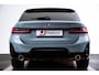 BMW 3-Serie Touring 330e xDrive M Sport - Active Cruise Control - Getinte ruiten - Zonneschermen achter - Elektrisch verstelbare/verwarnbare voorstoelen - Parking Assistant Plus - Adaptieve LED koplampen -