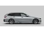 BMW 3-Serie Touring 330e xDrive M Sport - Active Cruise Control - Getinte ruiten - Zonneschermen achter - Elektrisch verstelbare/verwarnbare voorstoelen - Parking Assistant Plus - Adaptieve LED koplampen -