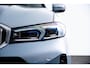BMW 3-Serie Touring 330e xDrive M Sport - Active Cruise Control - Getinte ruiten - Zonneschermen achter - Elektrisch verstelbare/verwarnbare voorstoelen - Parking Assistant Plus - Adaptieve LED koplampen -