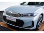 BMW 3-Serie Touring 330e xDrive M Sport - Active Cruise Control - Getinte ruiten - Zonneschermen achter - Elektrisch verstelbare/verwarnbare voorstoelen - Parking Assistant Plus - Adaptieve LED koplampen -