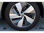 Volkswagen Passat Variant 1.5 eTSI 150 pk | Incl. 12 maanden garantie | Stoel/stuur verwarming | Achteruitrijcamera | Adaptive cruise controle | Dodehoekdetectie | Navigatie | Apple carplay/Android Auto | Climate controle | Lane assist | Keyless start |