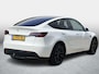Tesla Model Y RWD 58 kWh SoH 94,5% / Warmtepomp / Trekhaak / Panoramadak / Stoelverwarming en Ventilatie / 3 Fase / 1e Eigenaar /