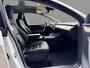 Tesla Model Y RWD 58 kWh SoH 94,5% / Warmtepomp / Trekhaak / Panoramadak / Stoelverwarming en Ventilatie / 3 Fase / 1e Eigenaar /