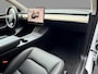 Tesla Model Y RWD 58 kWh SoH 94,5% / Warmtepomp / Trekhaak / Panoramadak / Stoelverwarming en Ventilatie / 3 Fase / 1e Eigenaar /