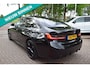 BMW 3-Serie 330e M-PAKKET/OPEN DAK /HEAD-UP/CAMERA/CARPLAY/SFEERVERLICHTING/LASER/MEMORY/BJ 2024