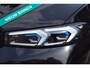 BMW 3-Serie 330e M-PAKKET/OPEN DAK /HEAD-UP/CAMERA/CARPLAY/SFEERVERLICHTING/LASER/MEMORY/BJ 2024