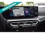 BMW 3-Serie 330e M-PAKKET/OPEN DAK /HEAD-UP/CAMERA/CARPLAY/SFEERVERLICHTING/LASER/MEMORY/BJ 2024