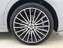 Mercedes-Benz C-klasse Estate 300 e Business Solution AMG | Comfortpakket Plus | Parkeerpakket met 360°-camera | Nightpakket | Middenconsole metaalstructuur | Trekhaak | Panoramaschuifdak | 19" multispaaks lichtmetalen AMG-velgen | GUARD 360° Plus |