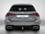 Mercedes-Benz C-klasse Estate 300 e Business Solution AMG | Comfortpakket Plus | Parkeerpakket met 360°-camera | Nightpakket | Middenconsole metaalstructuur | Trekhaak | Panoramaschuifdak | 19" multispaaks lichtmetalen AMG-velgen | GUARD 360° Plus |