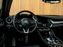 Alfa Romeo Giulia 2.0T Veloce Ti 280pk | Carbon | Orig. NL | 2e eigenaar