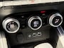 Renault Clio 1.6 E-Tech Full Hybrid 145 Techno / Automaat / Navigatie / Cruise Control/ Apple&Android Carplay / Stoel&Stuur Verwarming / Camera / Climate Control / Bluetooth