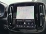 Volvo XC40 B4 Plus Black Edition 360 Camera| Panoramadak | 20" velgen | Extra getint glas | Harman Kardon Audio | Zwart dak | Elektrisch verstelbare stoelen | | Apple Carplay/Android Auto|telefoonintegratie premium | Cruise control adaptief met Stop&Go en stuurhulp | Dodehoekdetectie met correctie