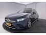 Mercedes-Benz A-klasse 180 Business Solution AMG-Line | Panoramadak | Stoelverwarming | Climate Control | Dealer Ond. | CarPlay |