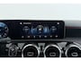 Mercedes-Benz A-klasse 180 Business Solution AMG-Line | Panoramadak | Stoelverwarming | Climate Control | Dealer Ond. | CarPlay |