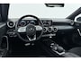 Mercedes-Benz A-klasse 180 Business Solution AMG-Line | Panoramadak | Stoelverwarming | Climate Control | Dealer Ond. | CarPlay |