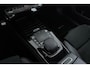 Mercedes-Benz A-klasse 180 Business Solution AMG-Line | Panoramadak | Stoelverwarming | Climate Control | Dealer Ond. | CarPlay |