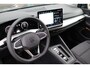 Volkswagen Golf Life Edition eHybrid Inclusief €2000,- inruilvoordeel | Trekhaak, elektrisch uitklapbaar | 'App-Connect' draadloze smartphone integratie | Achterbank in ongelijke delen neerklapbaar incl. middenarmsteun en doorlaadmogelijkheid | Afstandscontrolesysteem (Front Assist)