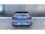 Volkswagen Golf Life Edition eHybrid | 'App-Connect' draadloze smartphone integratie | Achterbank in ongelijke delen neerklapbaar incl. middenarmsteun en doorlaadmogelijkheid | Achterlichten LED