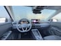 Volkswagen T-Roc Life First Edition Inclusief €2000,- inruilvoordeel | 'App-Connect' draadloze smartphone integratie | Automatische afstandsregeling (Adaptive Cruise Control) | Buitenspiegels elektrisch instel-, verwarm- en inklapbaar