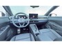 Volkswagen T-Roc R-Line First Edition Inclusief €2000,- inruilvoordeel | 'App-Connect' draadloze smartphone integratie | 30,5 cm display met 2D en 3D weergave | Automatische afstandsregeling (Adaptive Cruise Control)