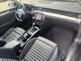 Volkswagen Passat Variant 1.8 TSI Business Edition R 180pk Automaat / Schuifdak / Leder / Trekhaak