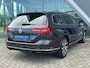 Volkswagen Passat Variant 1.8 TSI Business Edition R 180pk Automaat / Schuifdak / Leder / Trekhaak