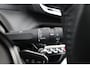 Peugeot 2008 1.2 100PK ALLURE | DRAADLOZE APPLE CARPLAY/ANDROID AUTO | ACHTERUITRIJ CAMERA | PARKEERSENSOREN VOOR EN ACHTER | NAVIGATIE | CLIMATE CONTROL | LICHTMETALEN VELGEN 17" | LED KOPLAMPEN |