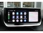 Peugeot 2008 1.2 100PK ALLURE | DRAADLOZE APPLE CARPLAY/ANDROID AUTO | ACHTERUITRIJ CAMERA | PARKEERSENSOREN VOOR EN ACHTER | NAVIGATIE | CLIMATE CONTROL | LICHTMETALEN VELGEN 17" | LED KOPLAMPEN |
