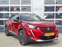 Peugeot e-2008 EV GT 50 kWh | SOH 93,8% | Navigatie/Apple Carplay / Android Auto | LM Velgen 17" | Voorstoelen Verwarmd | Cruise Control | Achteruitrijcamera |