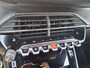 Peugeot e-2008 EV GT 50 kWh | SOH 93,8% | Navigatie/Apple Carplay / Android Auto | LM Velgen 17" | Voorstoelen Verwarmd | Cruise Control | Achteruitrijcamera |