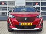 Peugeot e-2008 EV GT 50 kWh | SOH 93,8% | Navigatie/Apple Carplay / Android Auto | LM Velgen 17" | Voorstoelen Verwarmd | Cruise Control | Achteruitrijcamera |